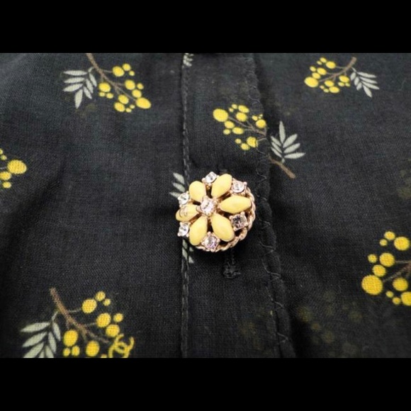 ✨Gorgeous CHANEL Runway CC Logo Gripoix Button Blouse Shirt Top - Picture 6 of 15